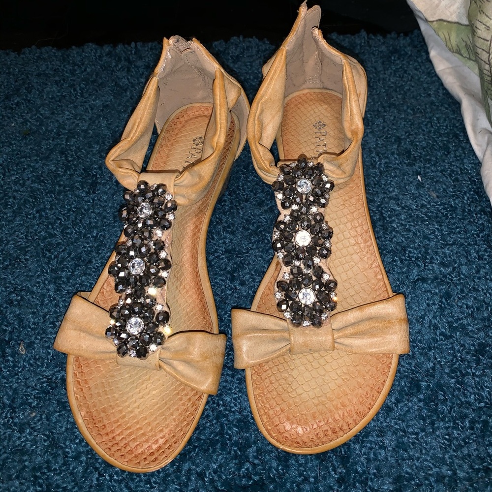 sandals with small wedge